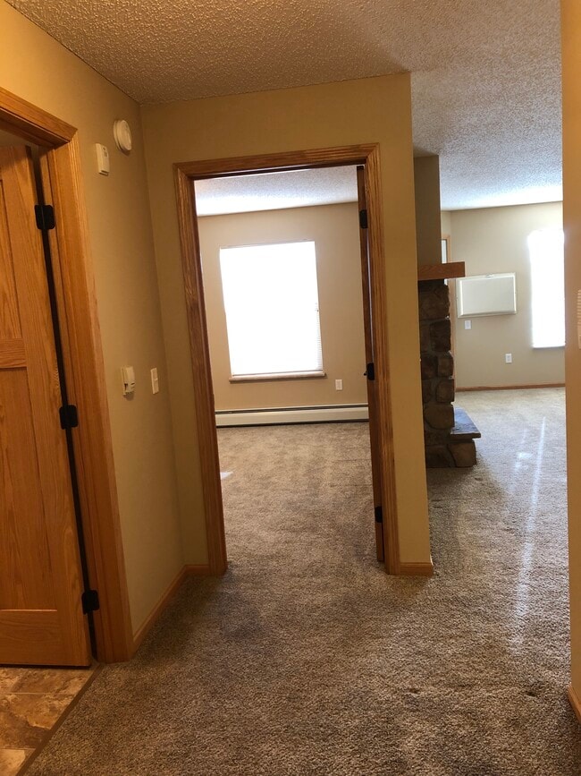 6200-6280 1B 700 sq ft - Kensington