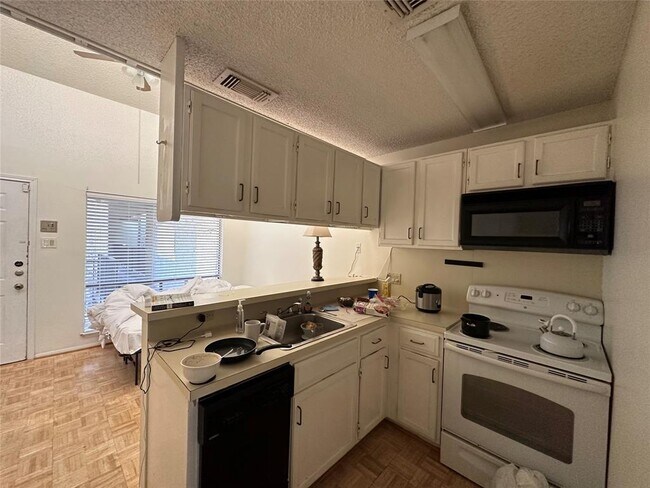 Photo - 2815 Rio Grande St Unit 205