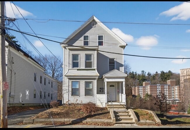 Building Photo - 173 Myrtle Ave Unit 2