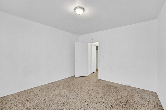 Photo - 700 82nd St