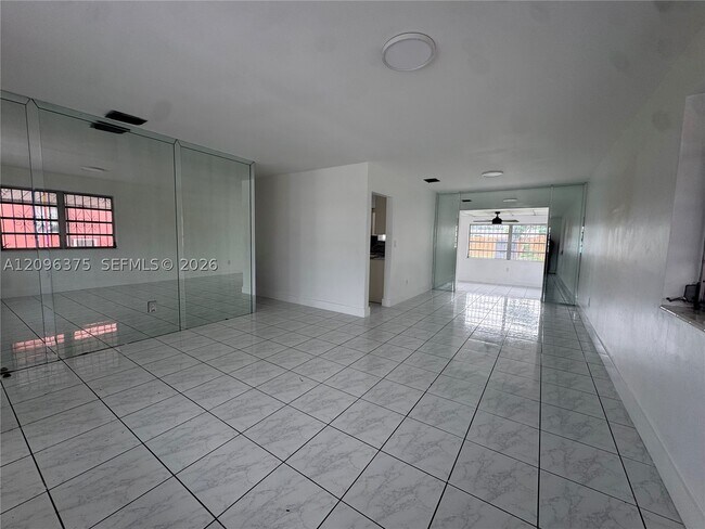 1320 W 37th St