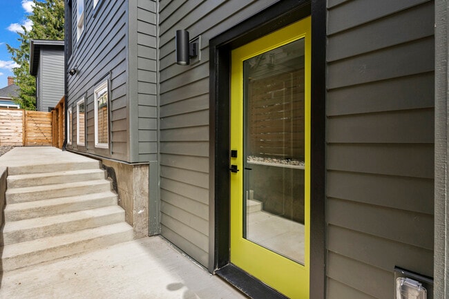 Photo - 591 NE Tillamook St