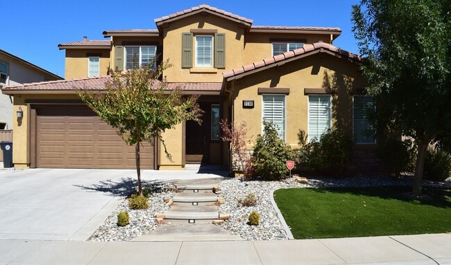 Building Photo - 4 Bed/3.5 Bath Home in Elk Grove! -  Resident Benefit Package Property