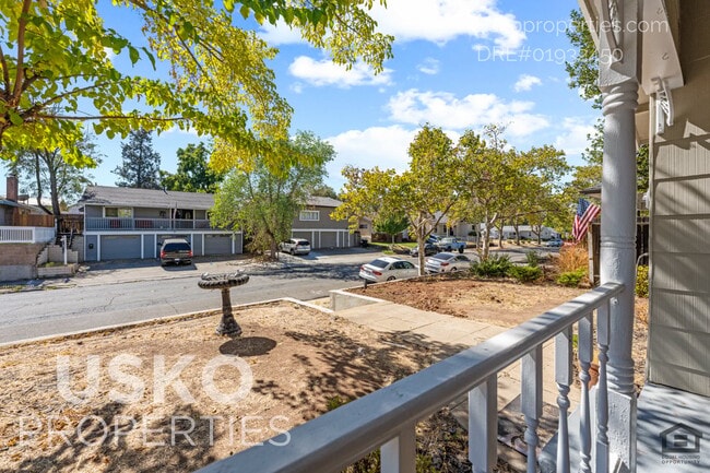 Photo - 808 Main St