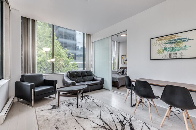 Photo - 1010 Howe St