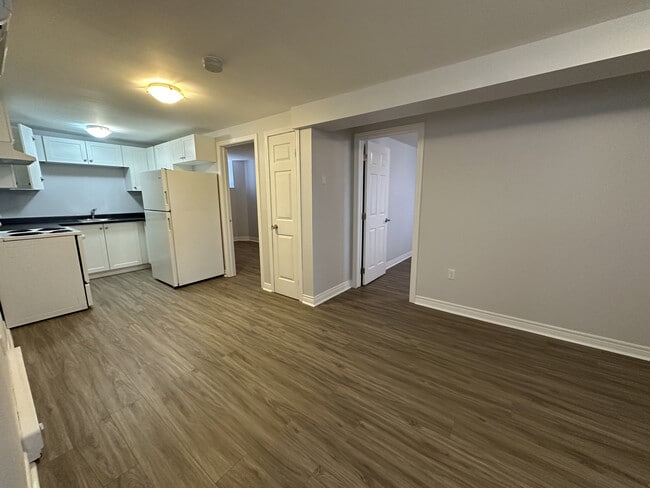 Espace de vie du rez-de-chaussée - 6139 Coburg Road