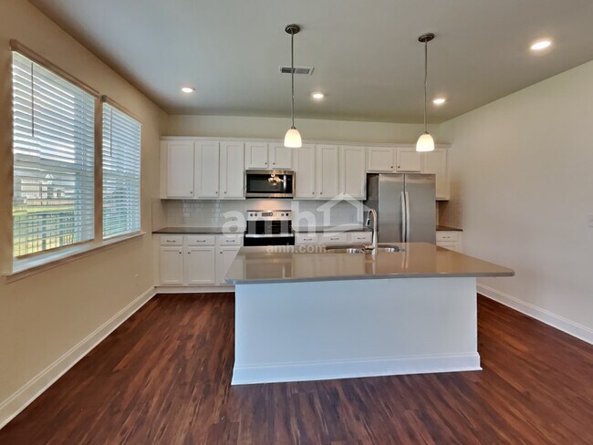 Photo - 150 Hazel Pk Dr