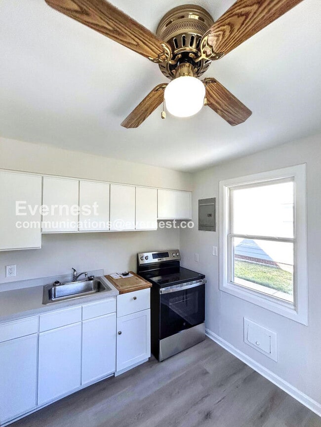 Photo - 1254 Elmwood Rd