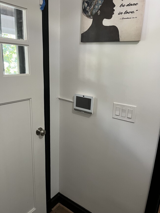 Photo - 1310 Staples St NE