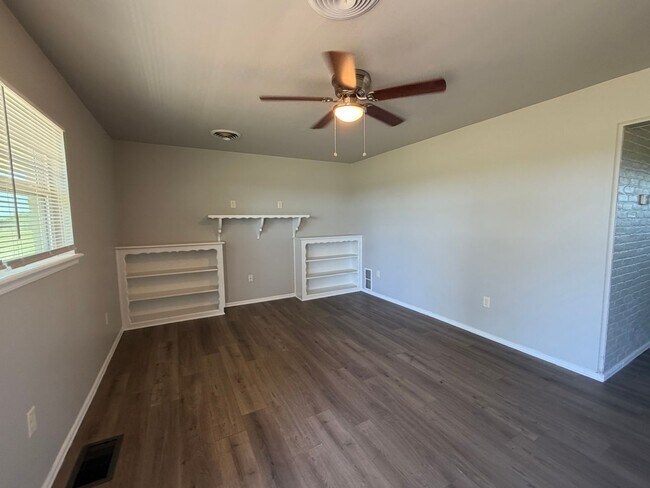 Photo - Guthrie Rental with 15 acres