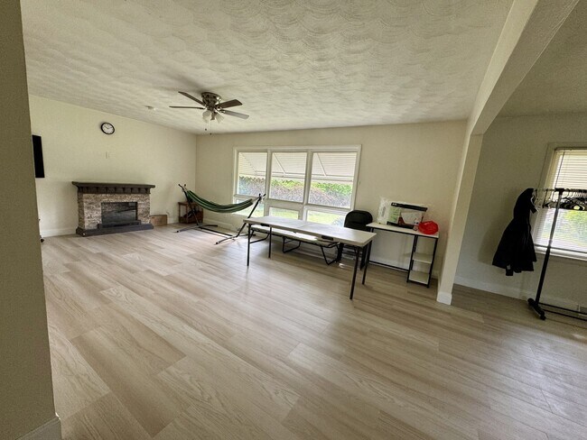 Photo - 20 Sandra Dr