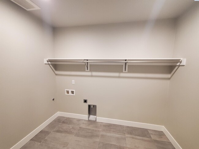 Photo - FOR RENT SOUTHCLIFFE