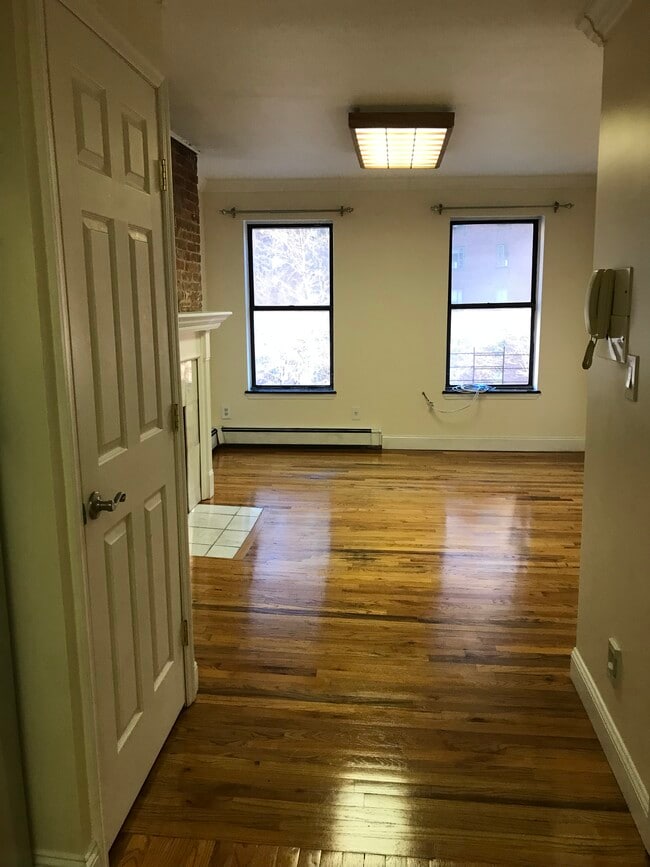 Photo - 379 1st Ave Unidad 6