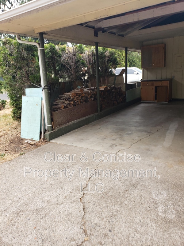 Photo - 2199 Devos St