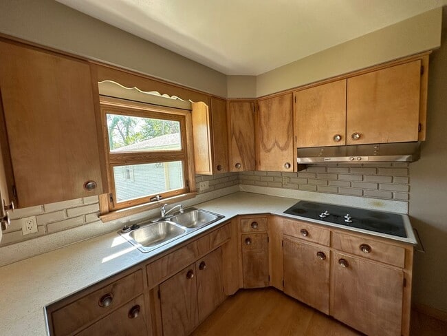 Photo - 401 Hilltop Rd