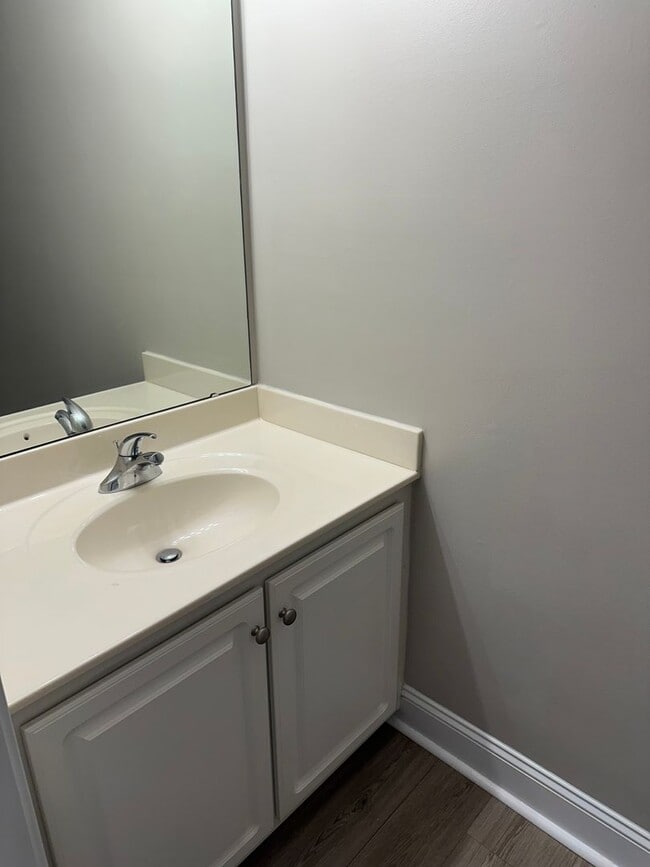 Photo - Nice 3 bedroom, 2.5 bath townhouse at Silv...