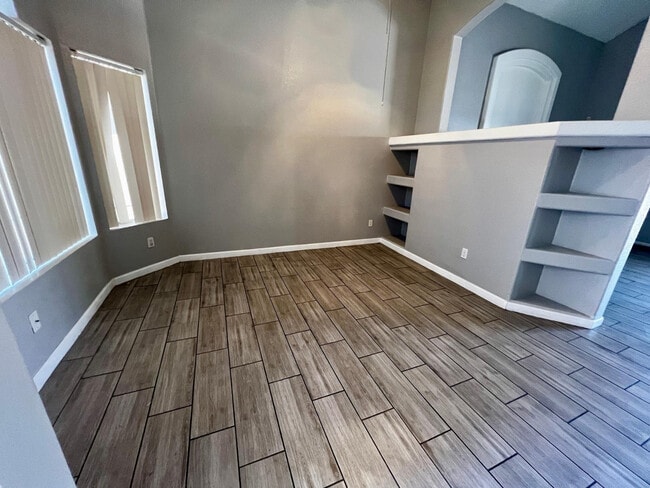 Photo - 1631 N Garrett Dr