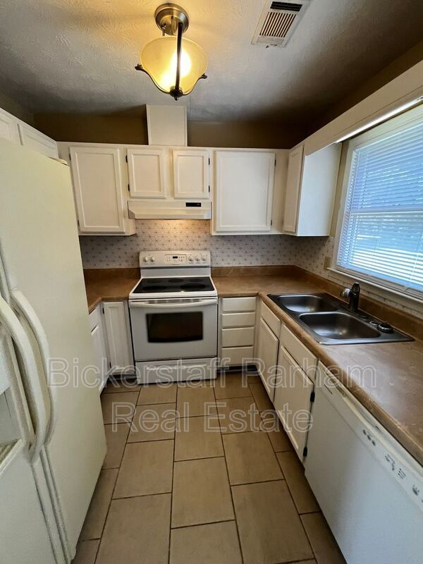 Photo - 103 Red Canyon Rd