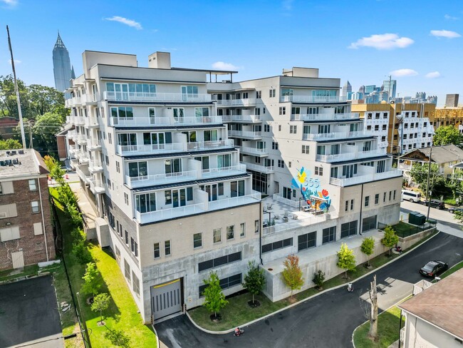 555 Boulevard - 555 Boulevard