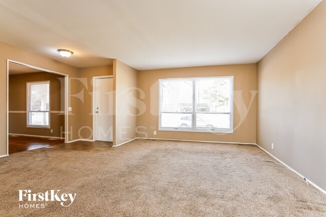 Photo - 3250 Churchill Dr