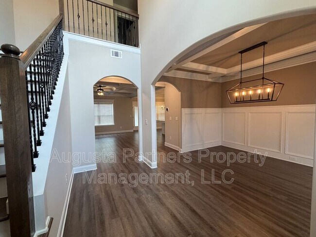 3500 Hilltop Trl