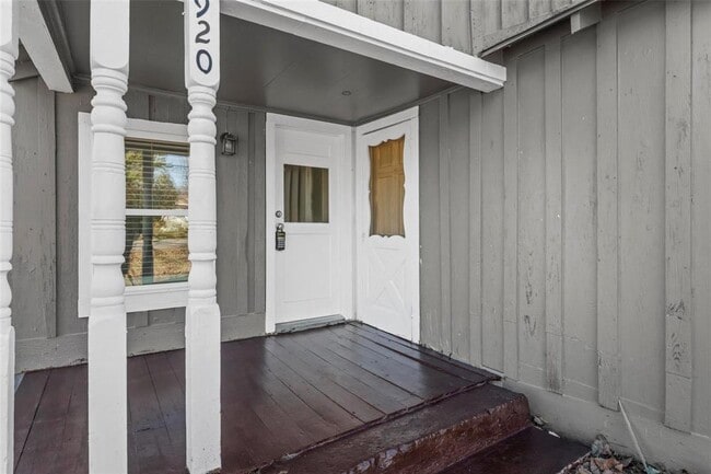 Photo - 920 Dubois St