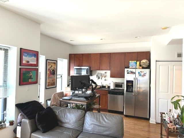 Photo - 830 W Leland Ave Unidad 301