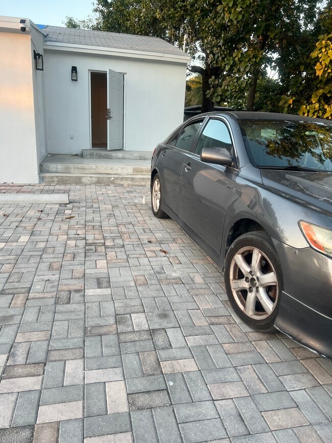 Photo - 2331 NW 64th St Unit 1