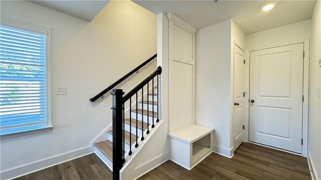 Photo - 100 Agnew Wy