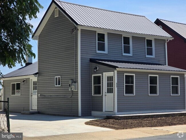 Building Photo - 32 South Main Street Rental
