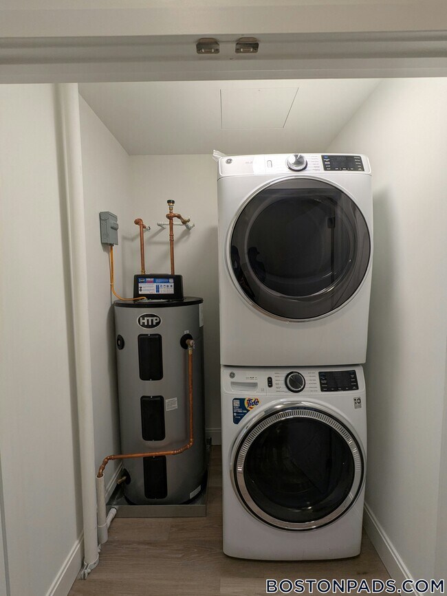 Photo - 1079 Commonwealth Ave Unit 413