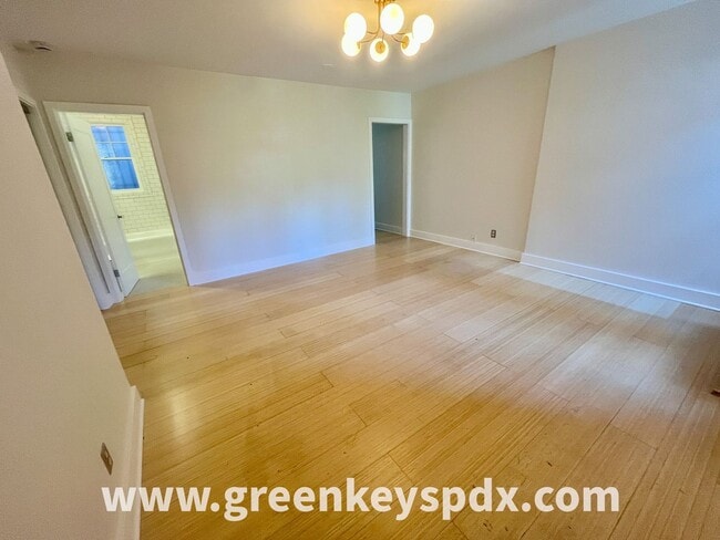 Photo - Historic Nob Hill Studio Condo at Patricia Court – Walk to NW 23rd