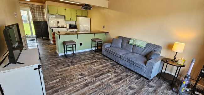 Fully Furnished, All Utilities Included, D... - Fully Furnished, All Utilities Included, D... House