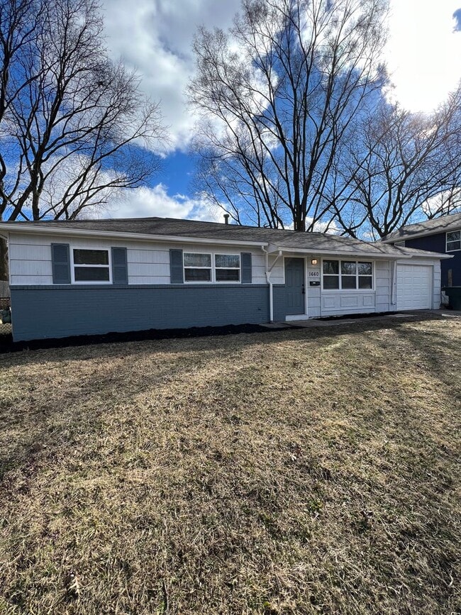 Photo - 3 Bedroom Beautifully updated Ranch