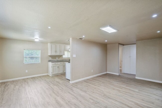 Photo - 1000 Qualia Dr Unit Rear
