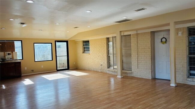 Photo - 11407 Hazen St