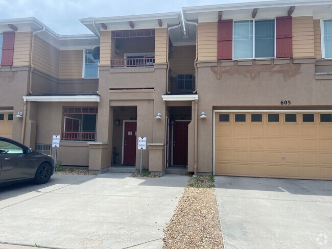 Building Photo - 2 Bed 2 Bath Condo in Southeast Denver Unit 607