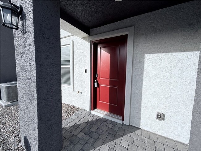 Building Photo - 9332 Serene Hbr St