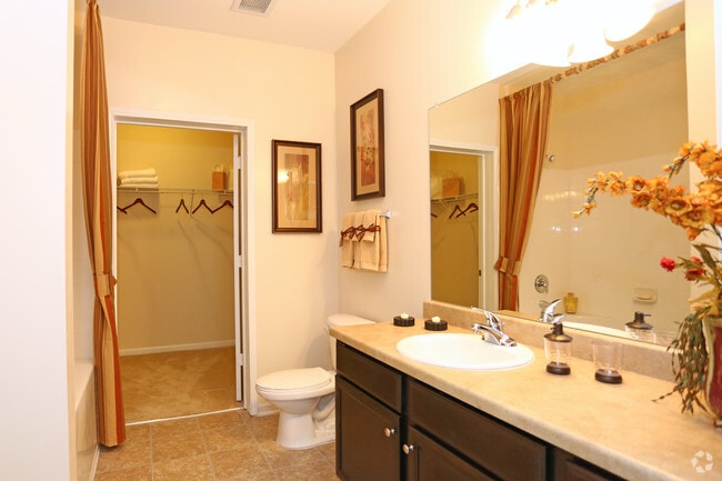 The Pointe at River Glen