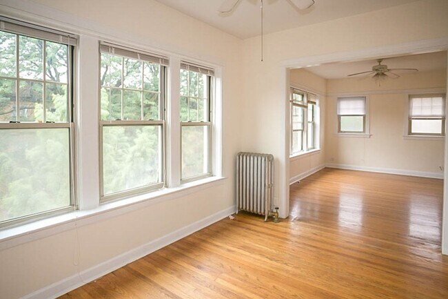 Photo - 1919 W Winona St Unit 2