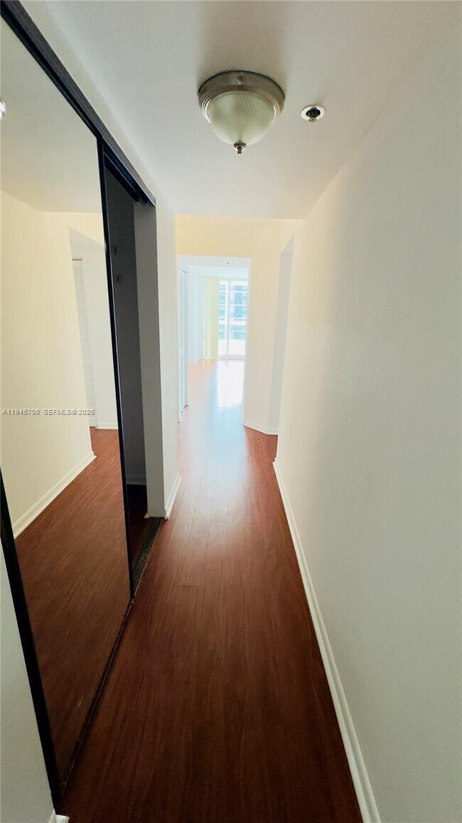 Photo - 1717 N Bayshore Dr Unidad A-3242