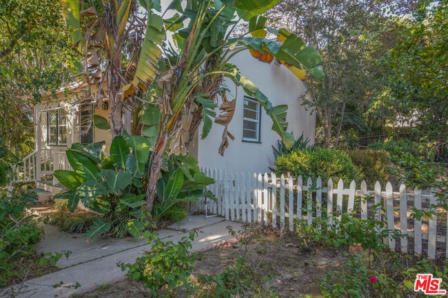 4164 Stansbury Ave