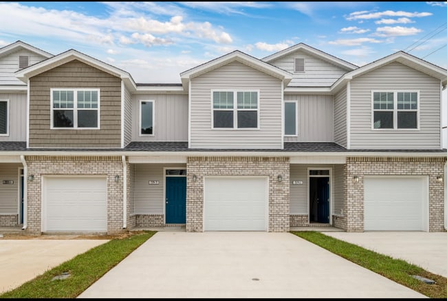 Building Photo - 319 Carmel Dr