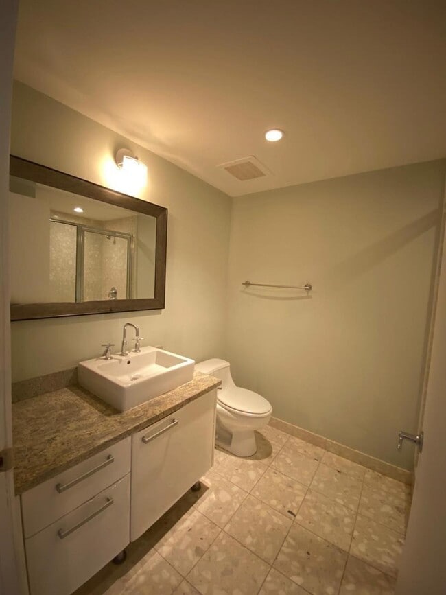 Photo - 185 SW 7th St Unit 3306