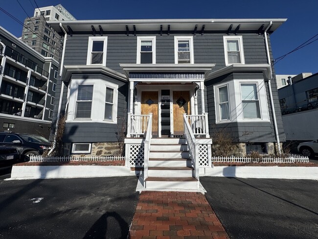 Building Photo - 58 Hichborn St Unit 2