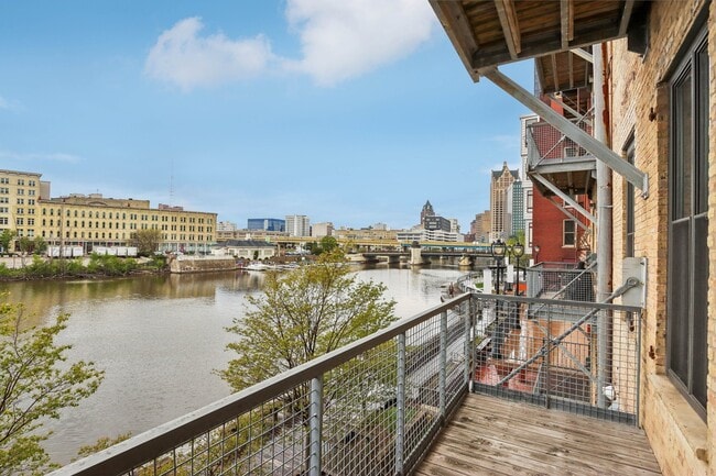 Grand Riverside