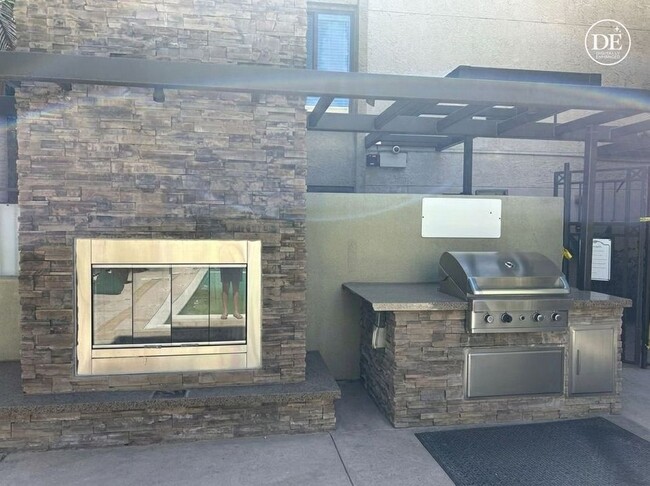 Photo - 11640 Woodbridge St Unidad 205