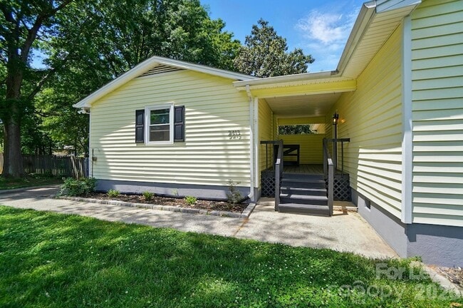 Photo - 2413 Hoffman St