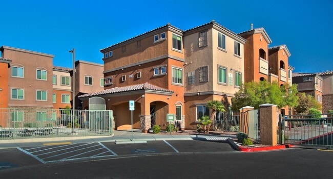 Photo - Boulder Pointe