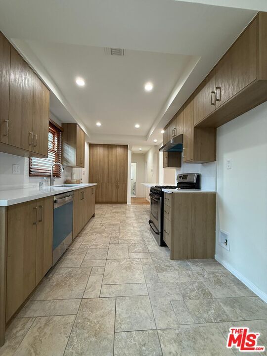 Photo - 1025 W Clark Ave Unit C